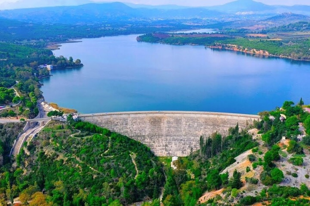 Explore the Tomb and Marathon Lake by sedan