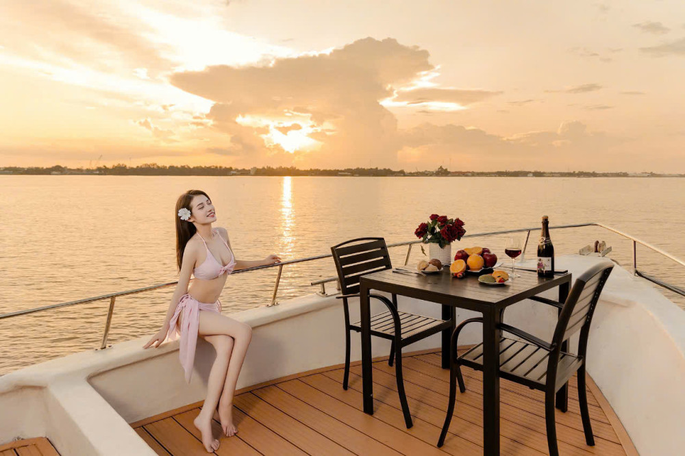 Can Tho City Tour a Yacht Day on Hau River