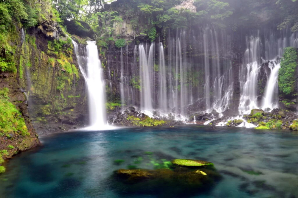 From Nagano: Private Kusatsu Onsen Tour with Mount Asama & Shiraito Falls