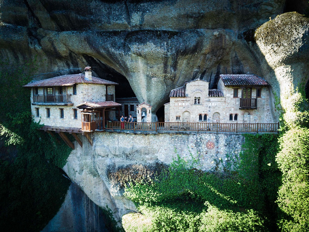 Executive Hotel - 4 Days Tour from Athens to Meteora and Delphi