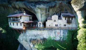 A picture of Executive Hotel - 4 Days Tour from Athens to Meteora and Delphi