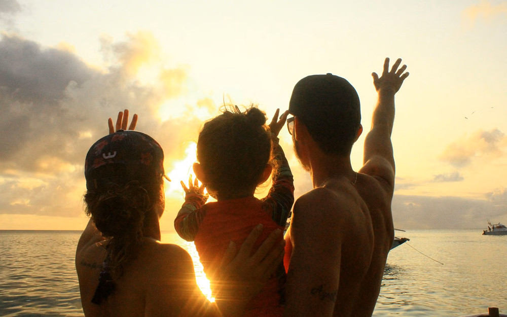 Morro Dois Irmãos Golden Sunset Boat Tour