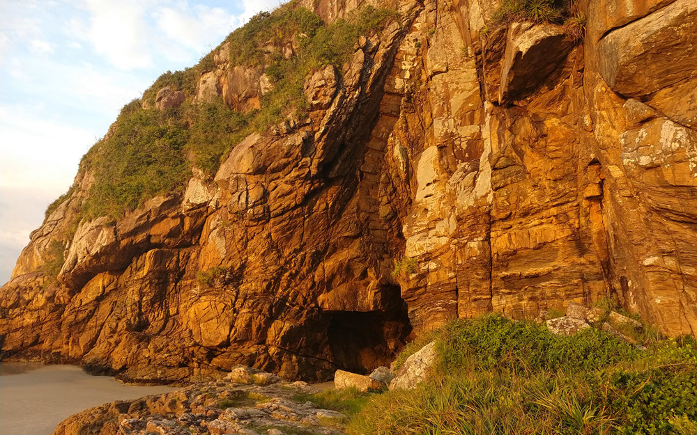 Ilha do Mel Tour from Curitiba with Private Boat and Guide