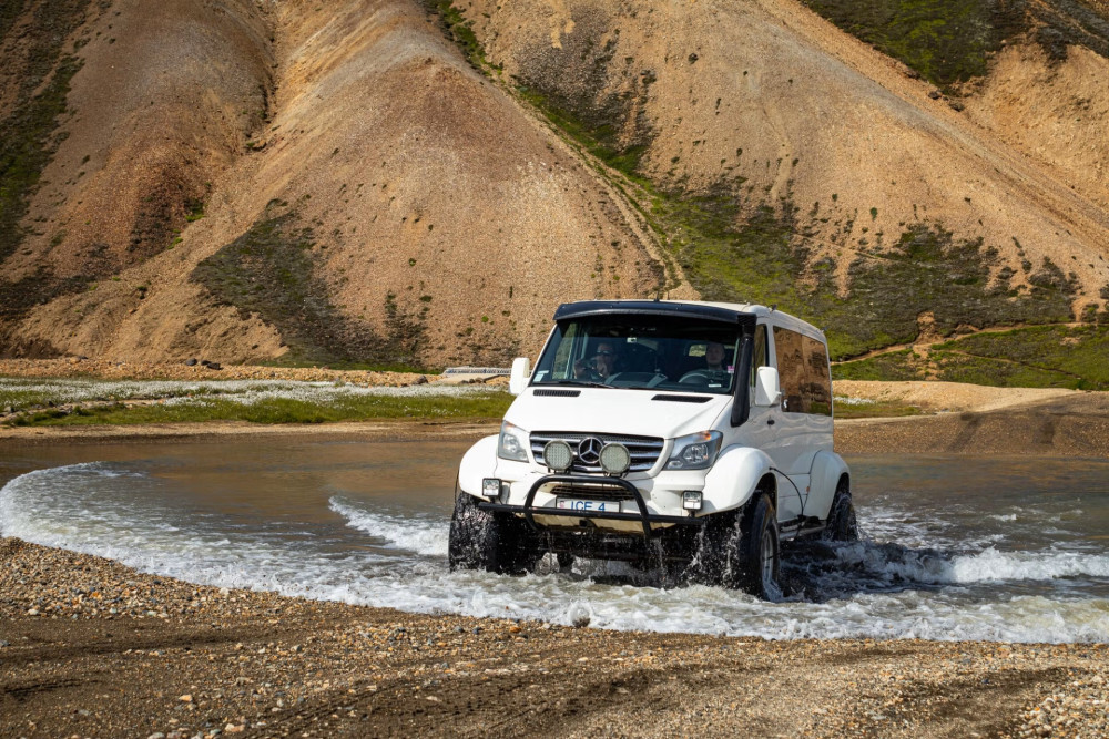 Landmannalaugar Super Jeep Tour