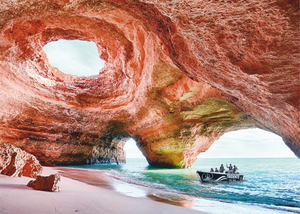 benagil-cave-sunset-or-sunrise-private-boat-charter-albufeira