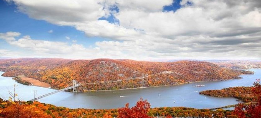 Private Fall Foliage Helicopter Tour From Westchester for 2-6 People