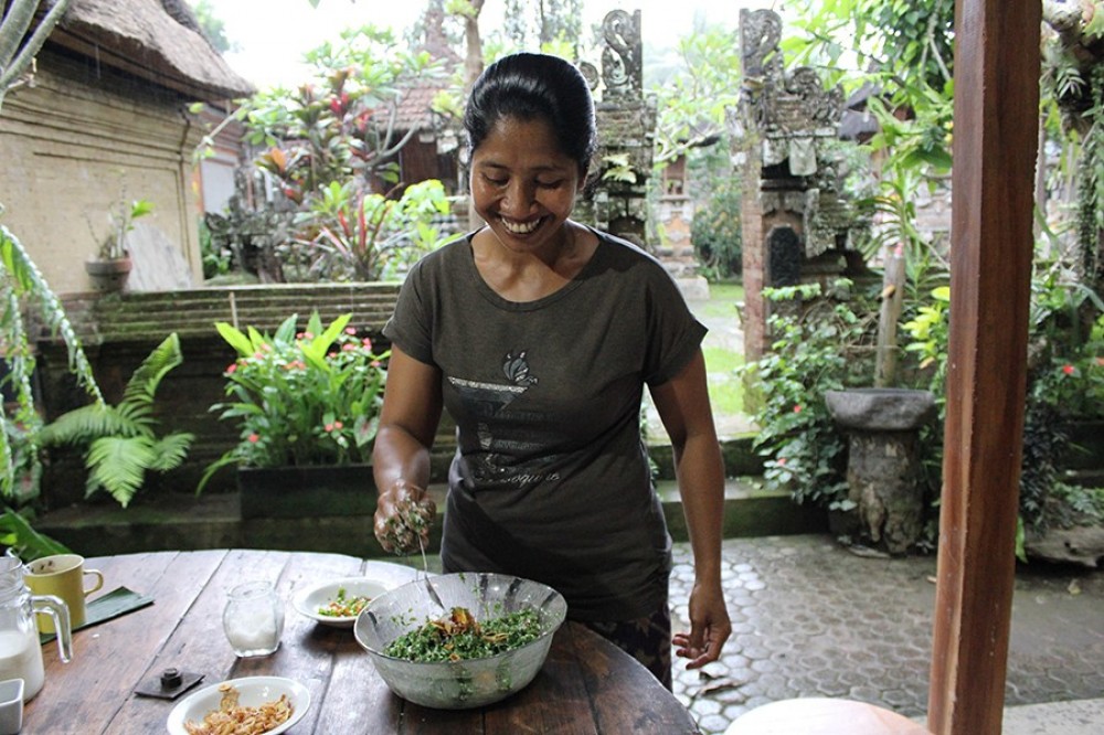 Traditional Balinese Feast in a Family Compound Ubud, Bali - Ubud ...