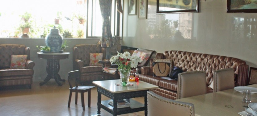 Market Tour & Parsi Home Cooking Class in Mumbai