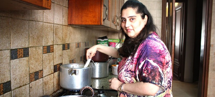 Kailash Colony Market Tour & Amritsari Cooking Class in Delhi