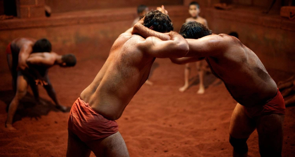 Mornings in Varanasi: 5-Hour Guided Tour with Boat Ride & Temple Walk