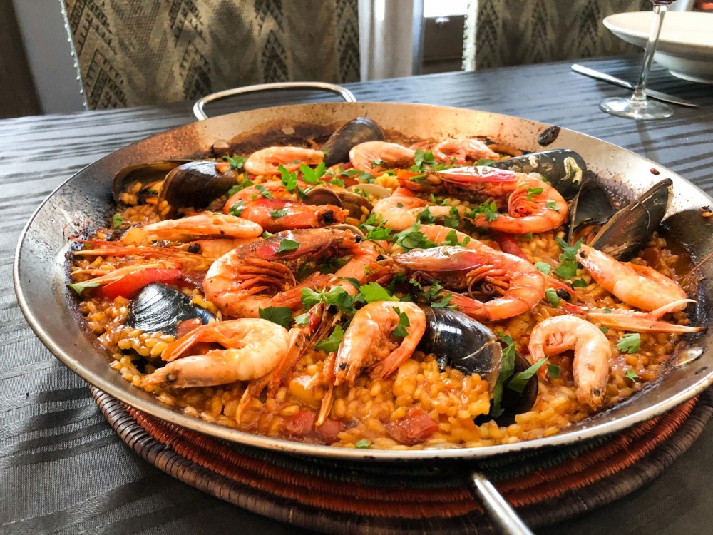 Private Interactive Market Tour and Fun Paella Class In Barcelona
