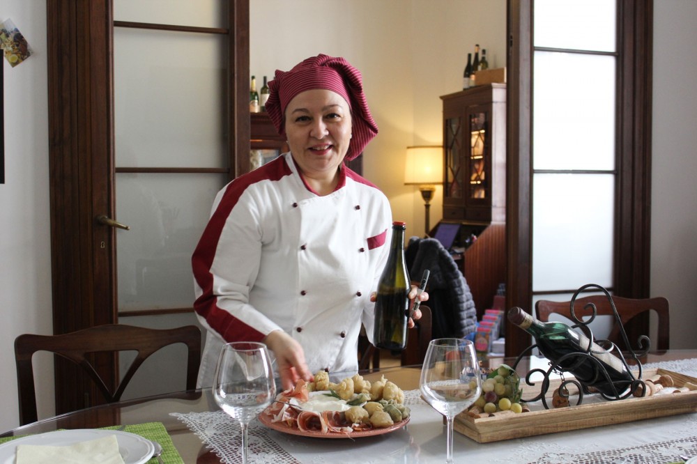 Authentic Tuscan Pasta Class in Florence with Local Chef Cinzia