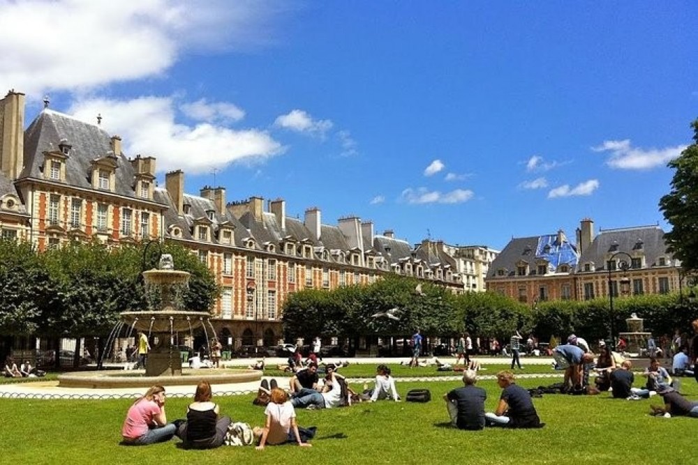 Explore Le Marais Like A Local - Private Walking Tour