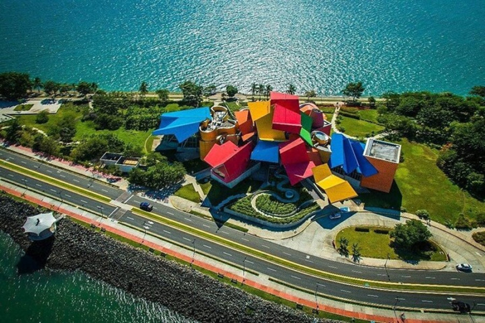 Miraflores Canal Locks, Amador Causeway and Biomuseo Private Tour