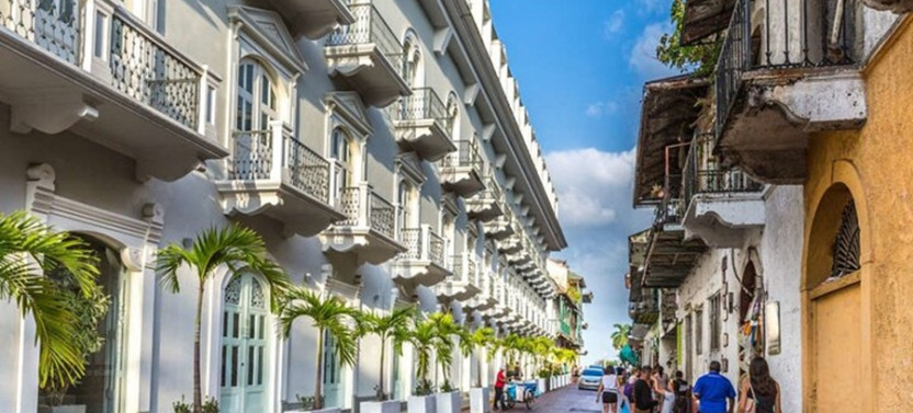 Miraflores Canal Locks and Casco Viejo Walking all Inclusive Tour