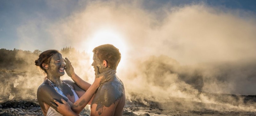 Hell's Gate: Mud Bath & Spas
