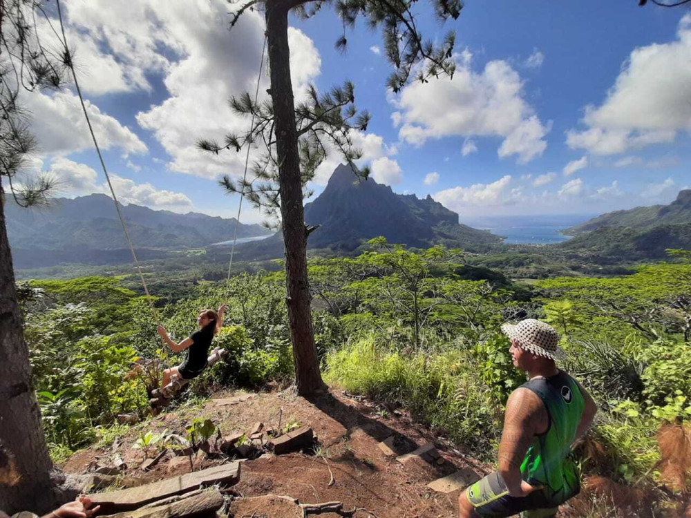 Shared Half-Day Hiking Adventure in Moorea’s Opunohu Valley