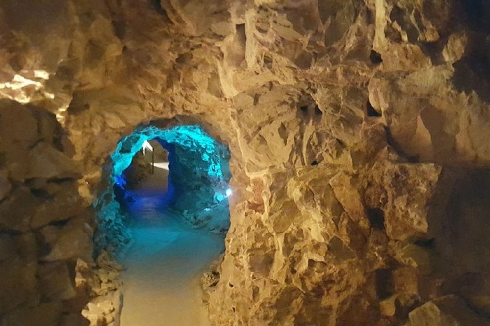 Grand Canyon Caverns/Route 66/Electric Vehicle Museums & Winery Kingman Project Expedition Grand Canyon Caverns/Route 66/Electric Vehicle Museums & Winery Kingman Project Expedition