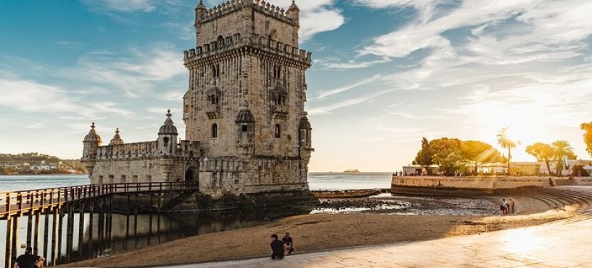 2 hours Tuk Tuk Tour of The Beautiful Belém District