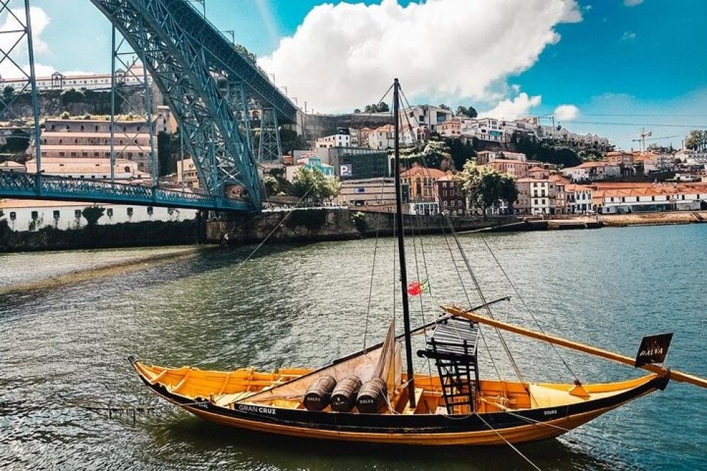 Private Day Trip to Porto with multiple stops on the way