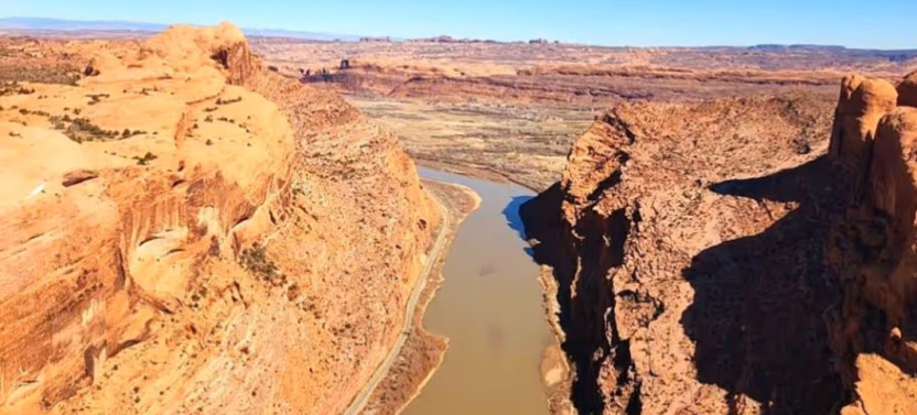 Backcountry Arches Helicopter Tour