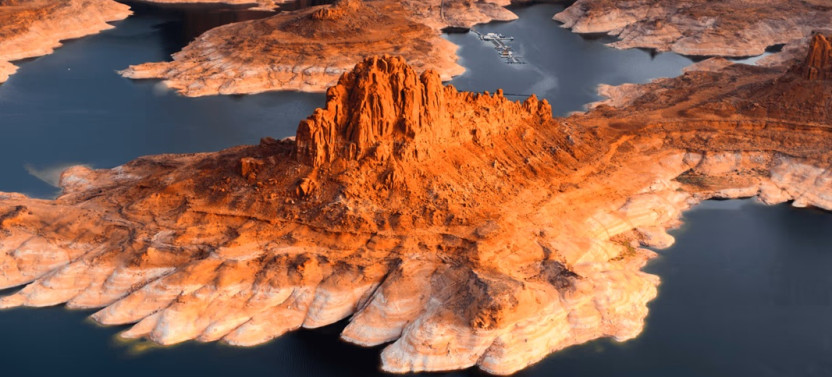 Scenic Flight Tour Over Lake Powell, Canyonlands, and Horseshoe Bend