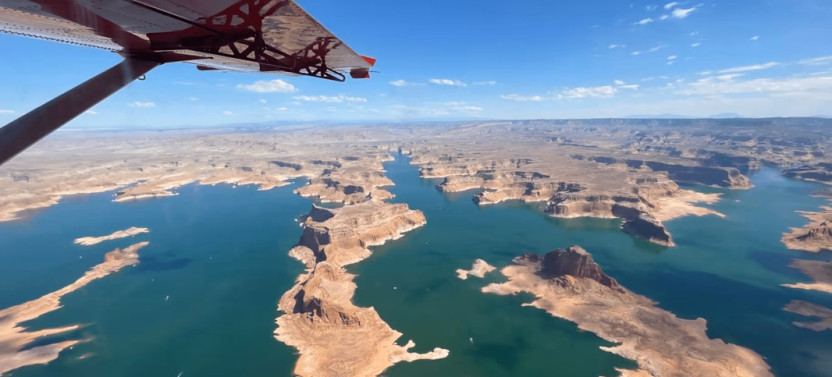 Scenic Flight Tour Over Lake Powell, Canyonlands, and Horseshoe Bend