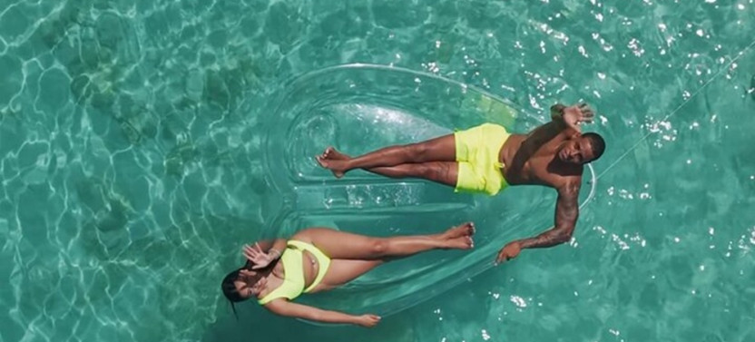 Heart-Shaped Clear Kayak Photoshoot at Daaibooi Beach