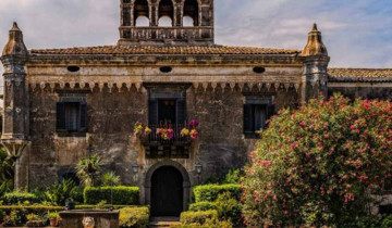 A picture of 8 Days: The Sicilian Escape