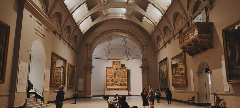 Victoria & Albert Museum Highlights Tour with Renaissance Masterpieces