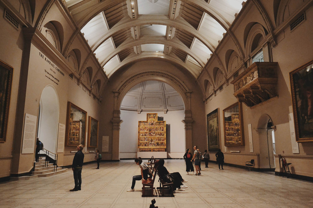 Victoria & Albert Museum Highlights Tour with Renaissance Masterpieces