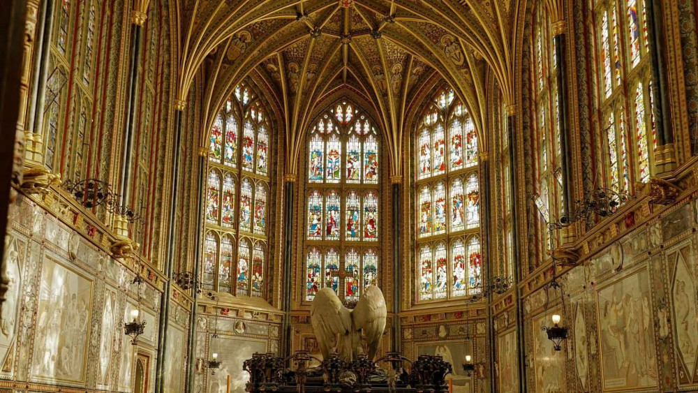 Guided Windsor Castle Tour With Royal Residence and Gardens