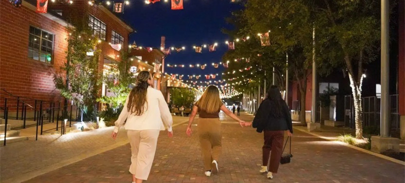 San Antonio Riverwalk Night Walking Tour