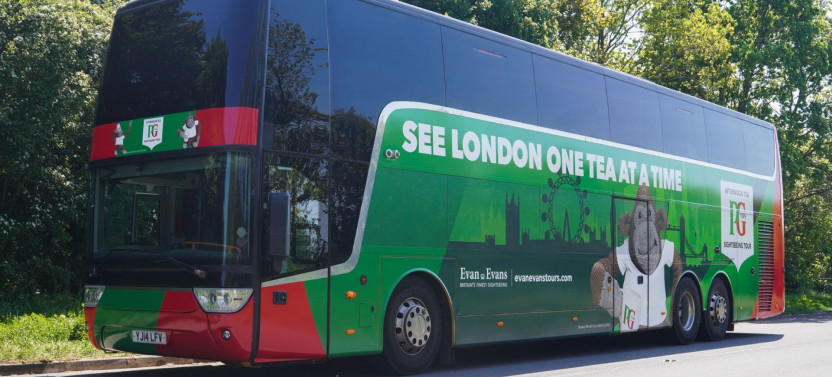 Afternoon Tea Sightseeing Tour with PG Tips & Buckingham Palace State Rooms