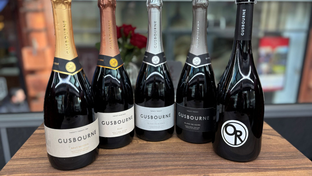 London Tour with Sparkling Wine Tasting & Cheese Pairing (Lower Deck)