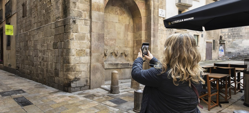 Small Group Barcelona Markets, Taverns & Tapas Tour