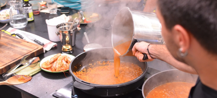 Small Group Gaudí Highlights & Paella Cooking Class, photo 3 of 4