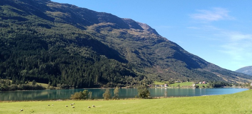 Olden: Two Lakes & a Glacier