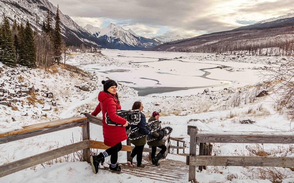 Secrets of Jasper Snowshoe Group Tour
