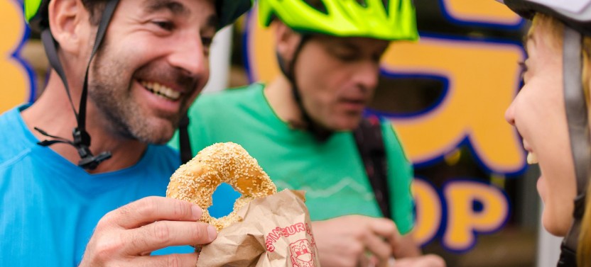 Bike tour of Montreal’s hidden treasures through its neighbourhoods (3 Hrs)