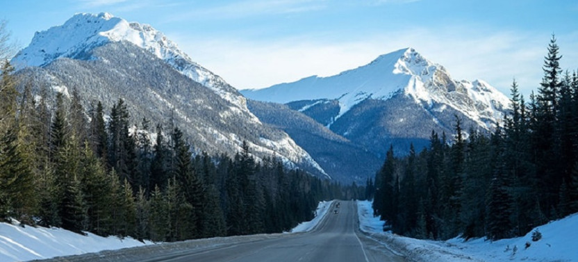 9-Day Premium Yukon & Rockies Christmas Expedition with Northern Lights