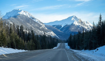 A picture of 9-Day Premium Yukon & Rockies Christmas Expedition with Northern Lights