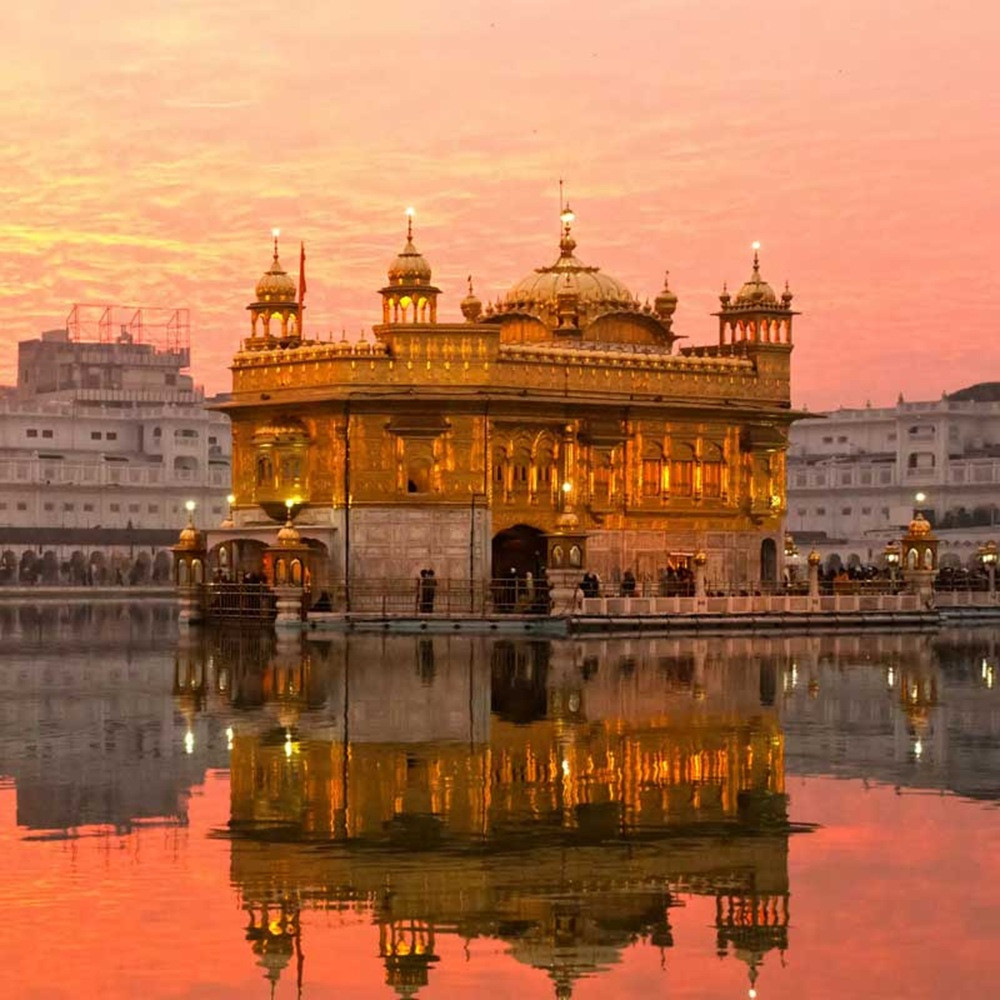 8-Day Golden Triangle & Amritsar Cultural Tour from Delhi