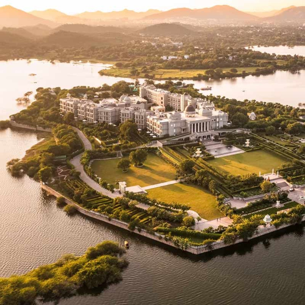 Romantic 4-Day Rajasthan Tour with Mount Abu and Udaipur Lakes