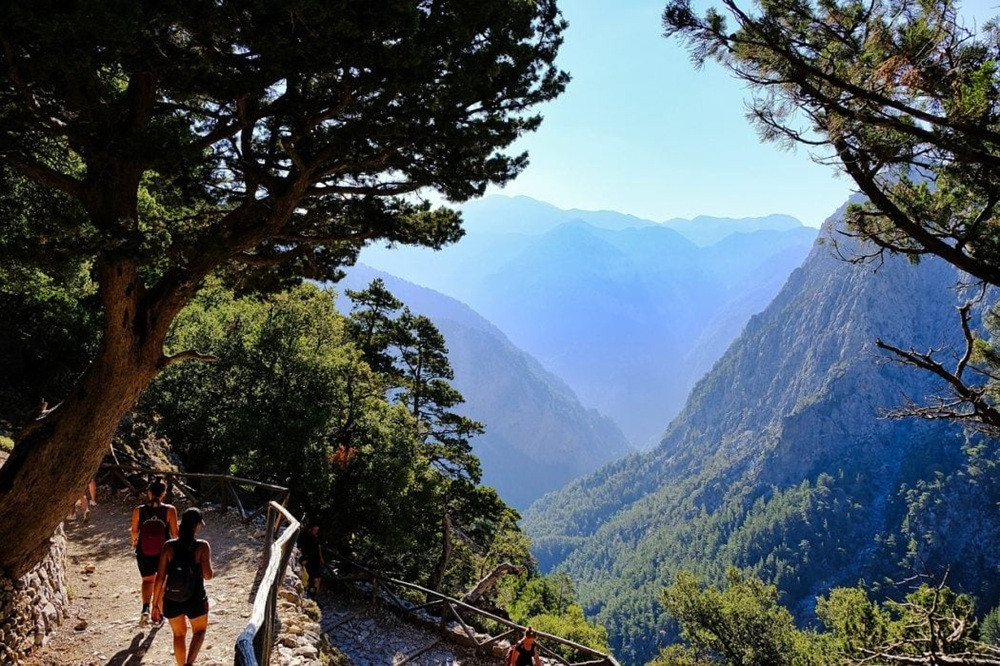 Samaria Gorge Hike with Local Guide and Pickup from West Crete