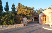 Santorini's Luxury Travel7