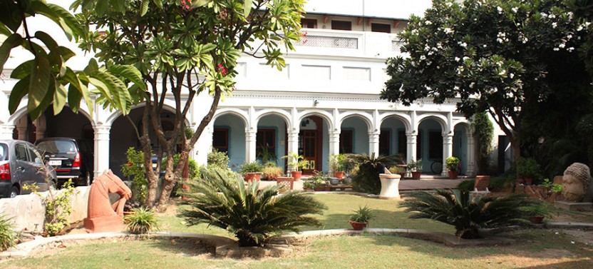 Authentic Homemade Meal In a 100-Year-Old Ancestral Home in Agra