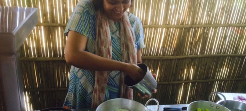 Market Tour and North Indian Vegetarian Cooking Class in Jaipur