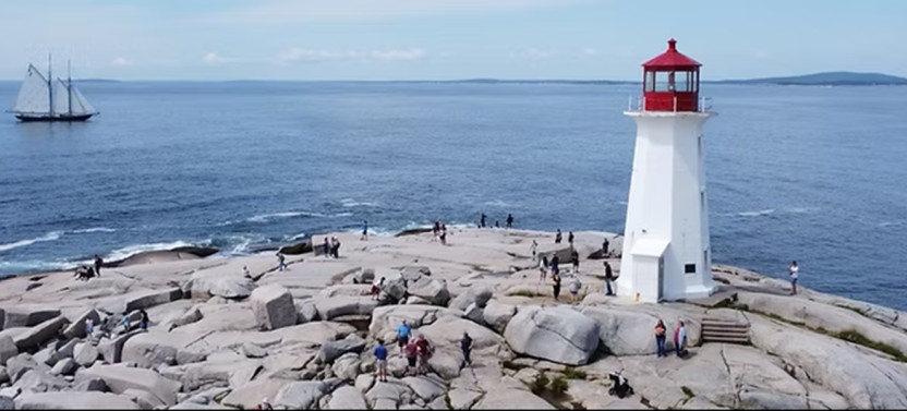 Peggy’s Cove and Lunenburg Combo Tour