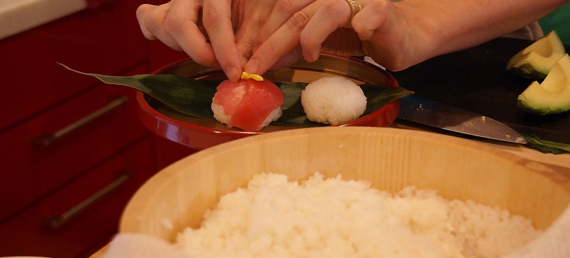 Sushi, Bento or Gyoza Class in Tokyo with a Fun Local, Miki